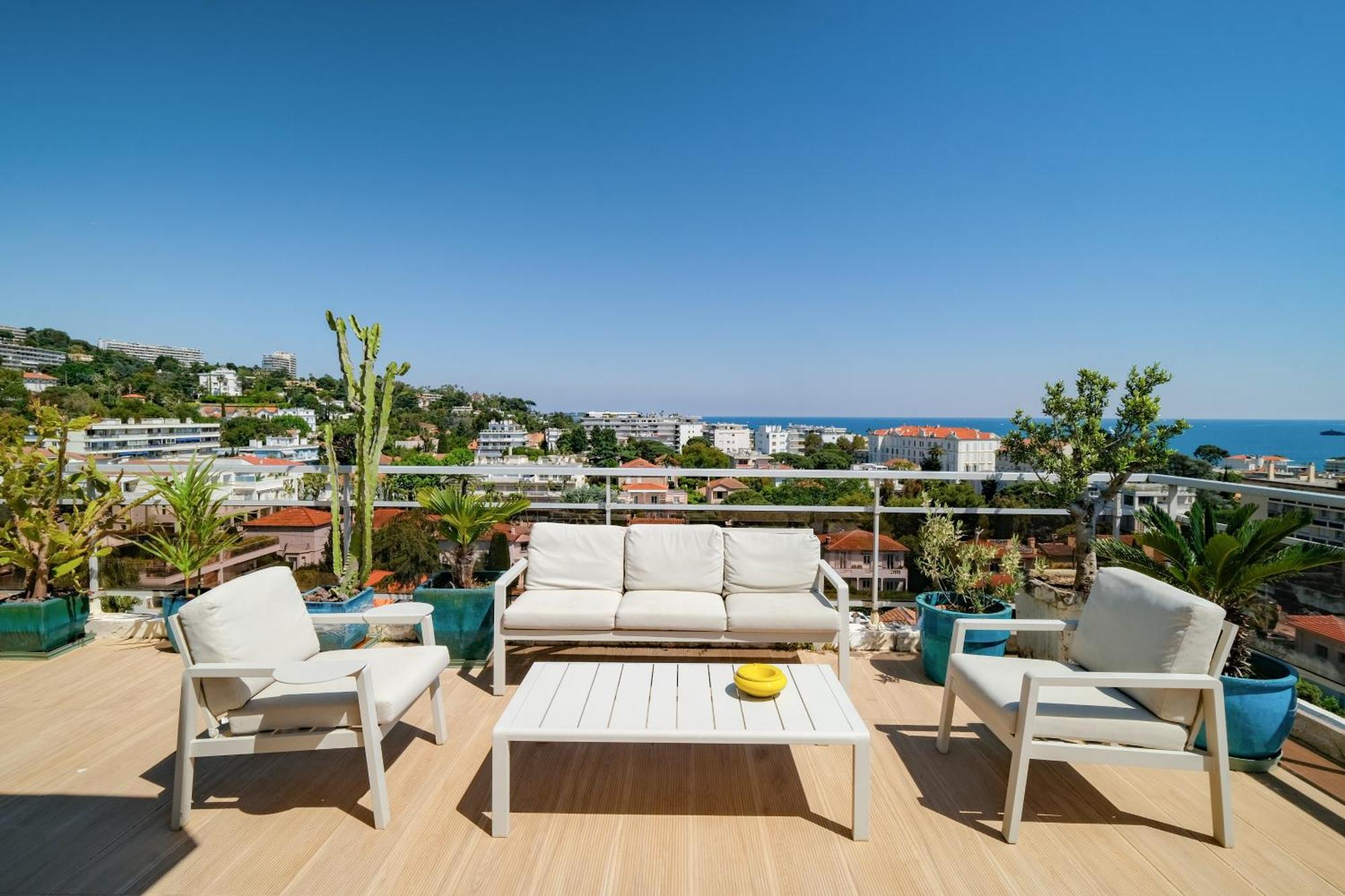 Villa Sur Le Toit - Vue Mer Exceptionnelle คานส์ ภายนอก รูปภาพ