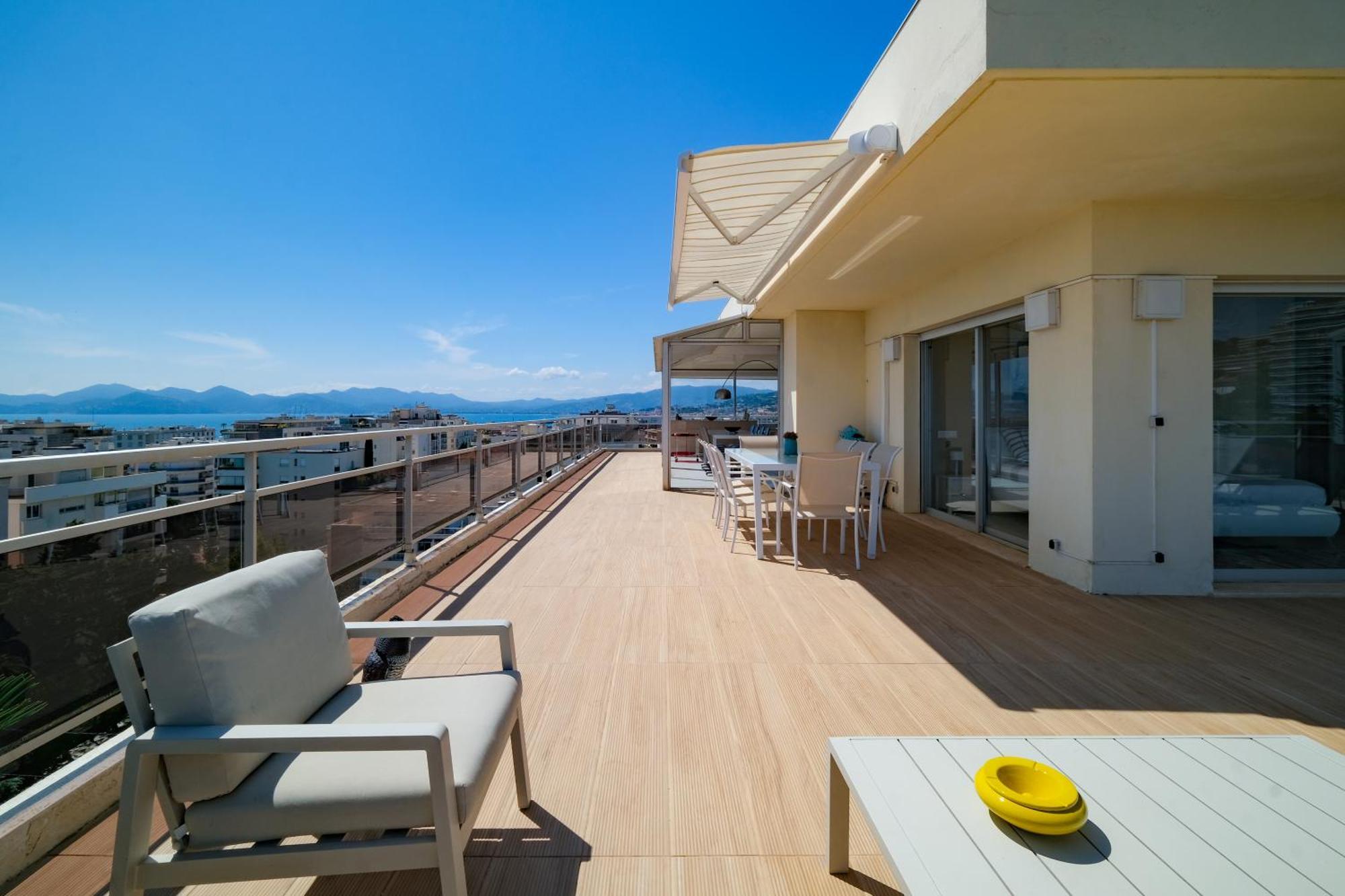 Villa Sur Le Toit - Vue Mer Exceptionnelle คานส์ ภายนอก รูปภาพ